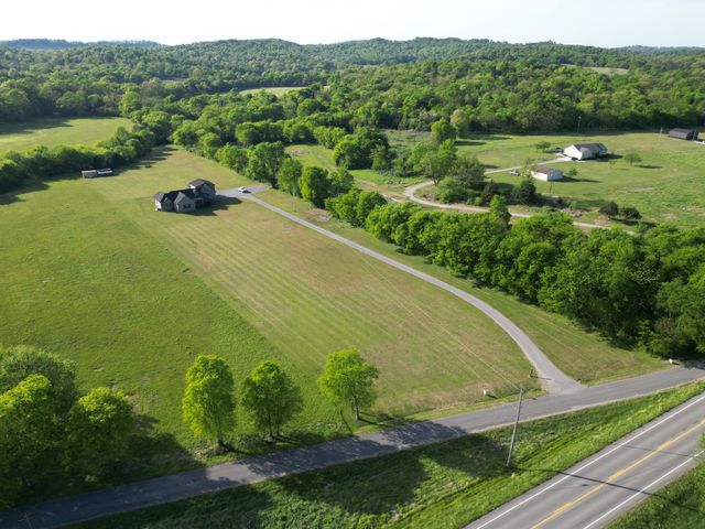28 Henderson Rd, Lynchburg, TN 37352