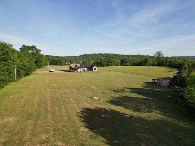 28 Henderson Rd, Lynchburg, TN 37352
