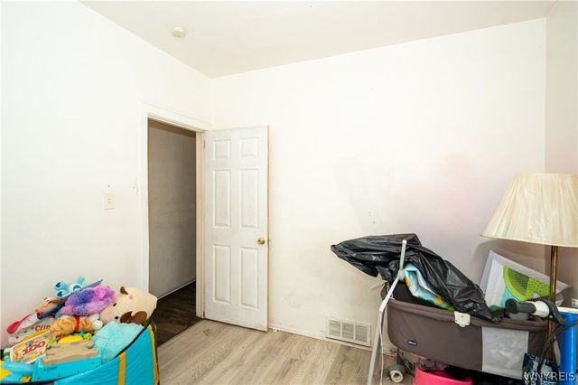 1158 Ontario Avenue, Niagara Falls, NY 14305