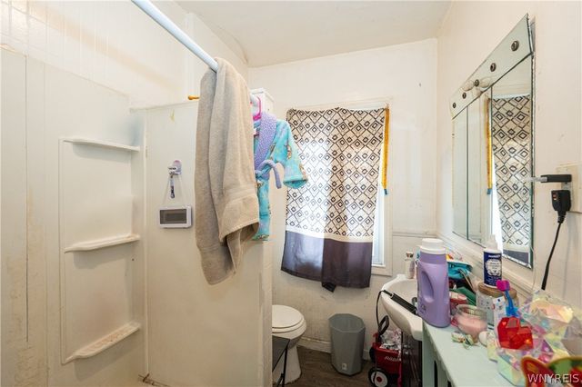 1158 Ontario Avenue, Niagara Falls, NY 14305