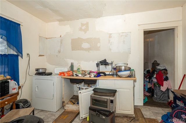 1158 Ontario Avenue, Niagara Falls, NY 14305