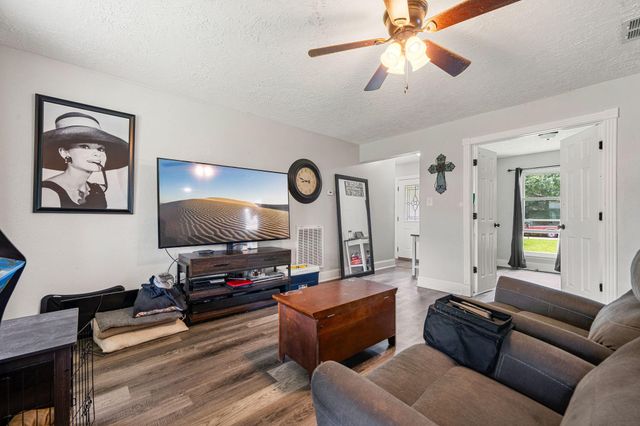 2814 Mayflower Landing Court, Webster, TX 77598