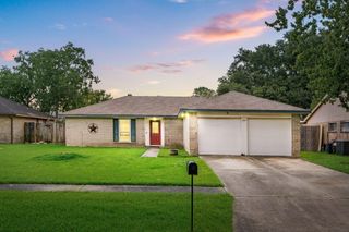 2814 Mayflower Landing Court, Webster, TX 77598