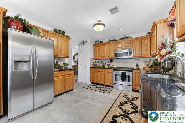 2720 Hickory Drive, Forks Twp, PA 18040