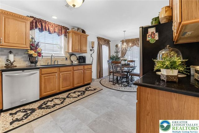 2720 Hickory Drive, Forks Twp, PA 18040