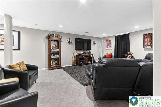 2720 Hickory Drive, Forks Twp, PA 18040