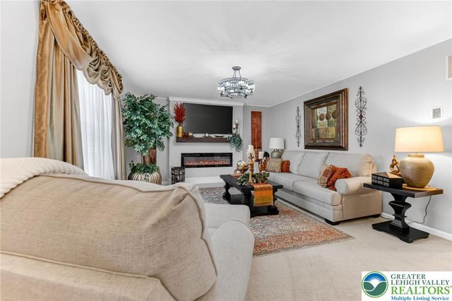 2720 Hickory Drive, Forks Twp, PA 18040