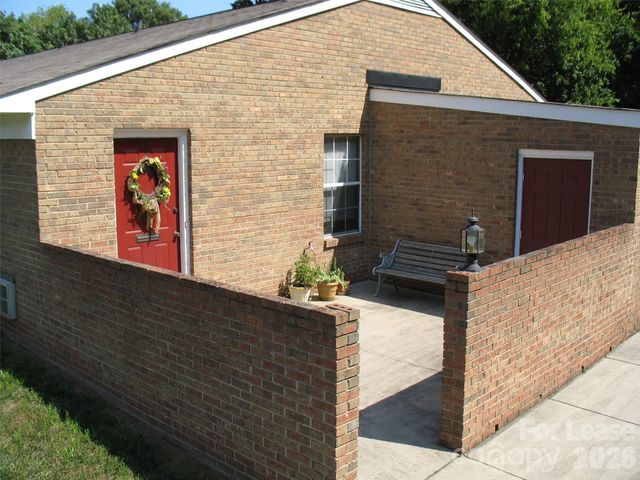 1306 Lomax Avenue A, Charlotte, NC 28211