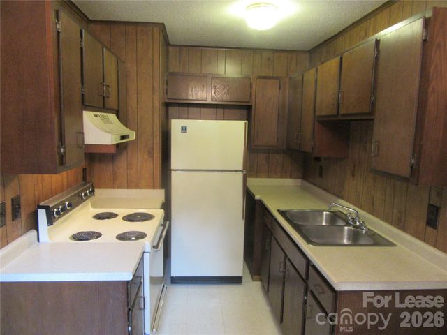 1306 Lomax Avenue A, Charlotte, NC 28211