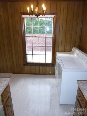 1306 Lomax Avenue A, Charlotte, NC 28211