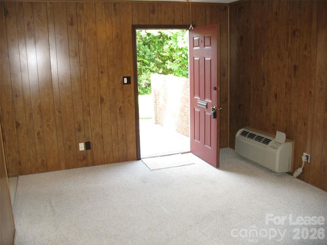 1306 Lomax Avenue A, Charlotte, NC 28211