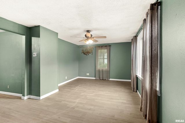 3507 W QUEEN ANN Court, Peoria, IL 61615