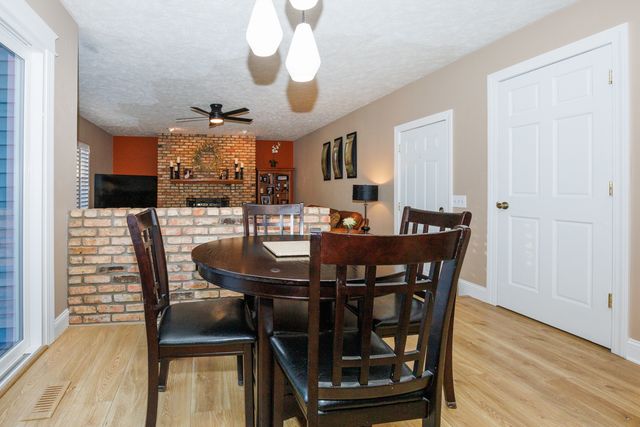 2004 Hidden Lake Road, Bloomington, IL 61704