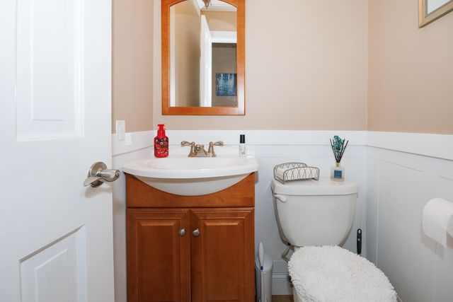 2004 Hidden Lake Road, Bloomington, IL 61704