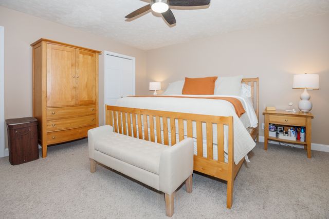 2004 Hidden Lake Road, Bloomington, IL 61704