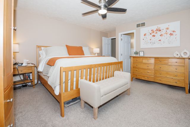 2004 Hidden Lake Road, Bloomington, IL 61704