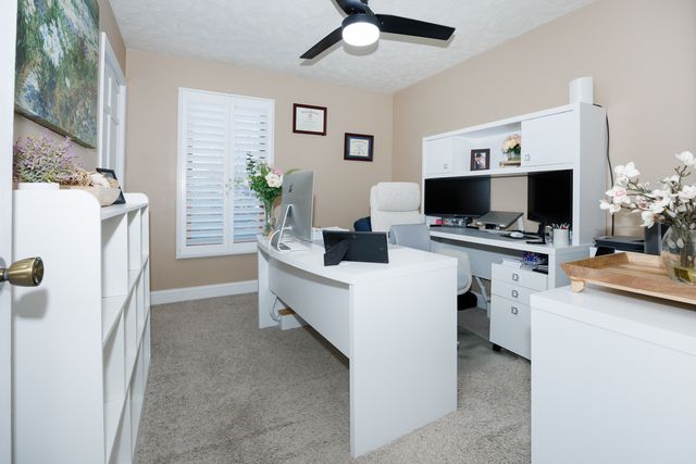 2004 Hidden Lake Road, Bloomington, IL 61704