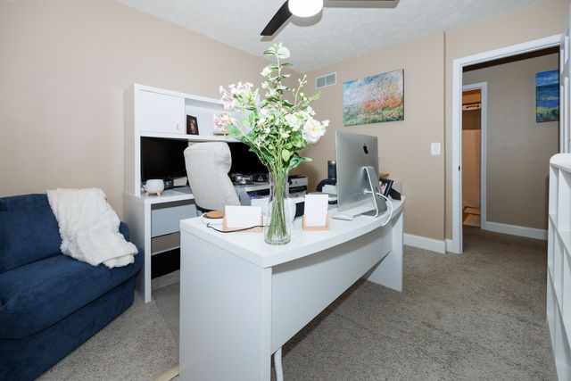 2004 Hidden Lake Road, Bloomington, IL 61704