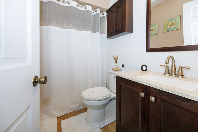 2004 Hidden Lake Road, Bloomington, IL 61704