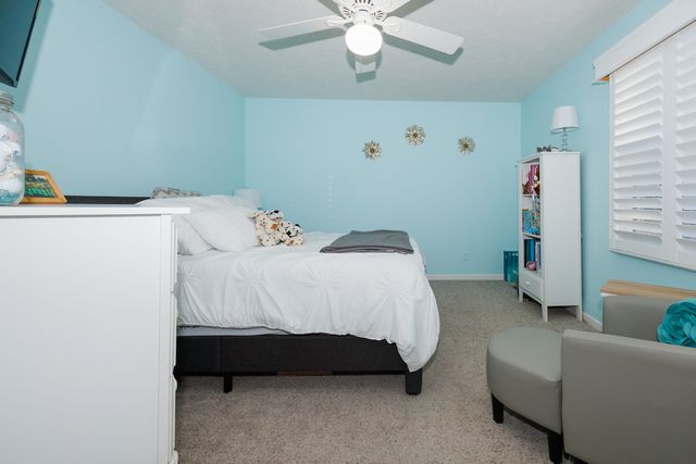 2004 Hidden Lake Road, Bloomington, IL 61704