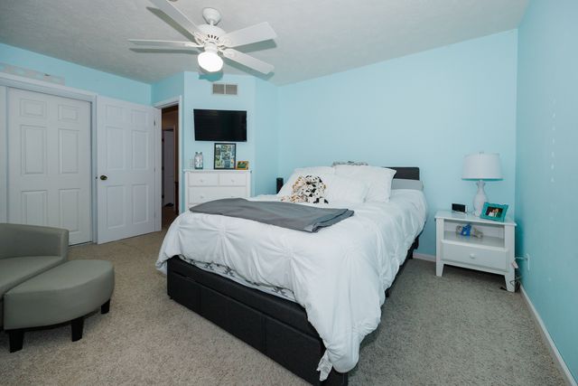 2004 Hidden Lake Road, Bloomington, IL 61704