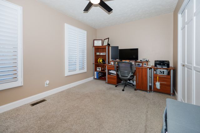 2004 Hidden Lake Road, Bloomington, IL 61704