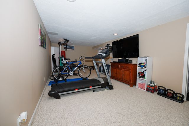 2004 Hidden Lake Road, Bloomington, IL 61704