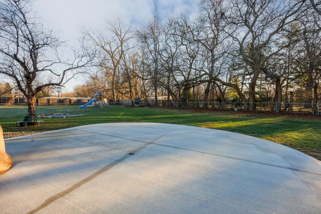 2004 Hidden Lake Road, Bloomington, IL 61704