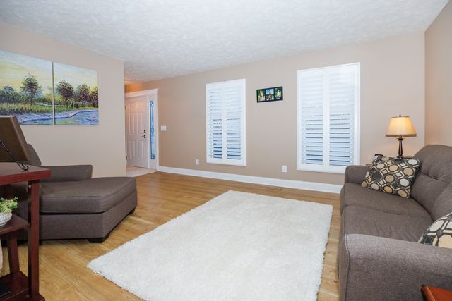 2004 Hidden Lake Road, Bloomington, IL 61704