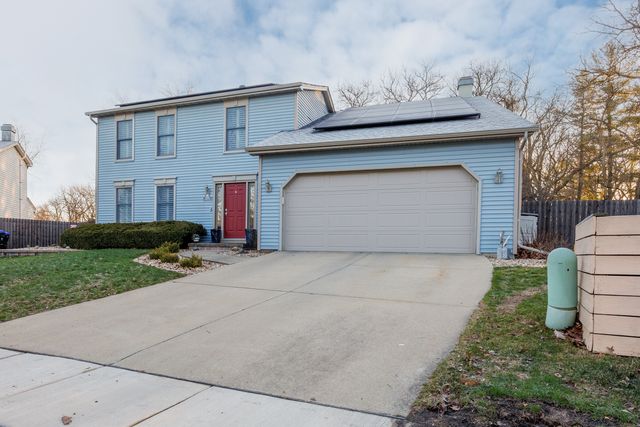 2004 Hidden Lake Road, Bloomington, IL 61704