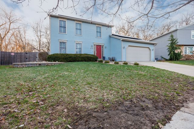 2004 Hidden Lake Road, Bloomington, IL 61704