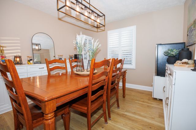 2004 Hidden Lake Road, Bloomington, IL 61704