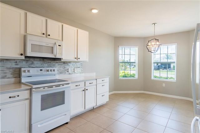 2707 Tarragona CT, Cape Coral, FL 33909