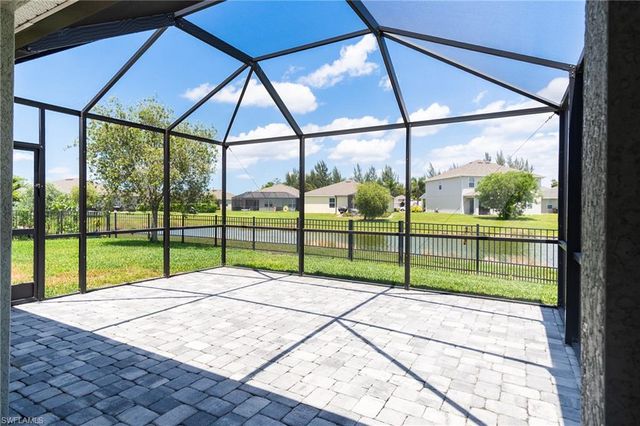 2707 Tarragona CT, Cape Coral, FL 33909