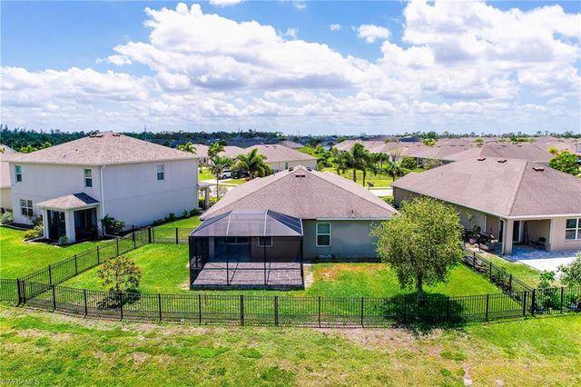2707 Tarragona CT, Cape Coral, FL 33909
