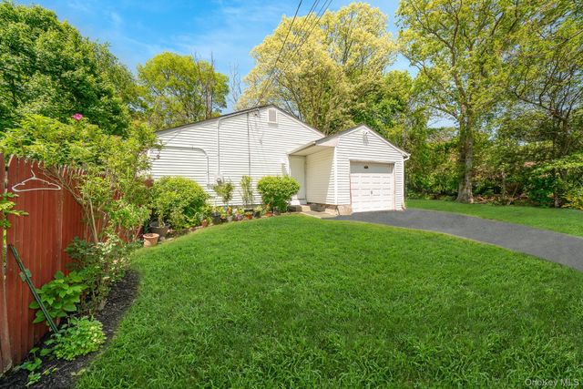 103 Gates Avenue, Central Islip, NY 11722