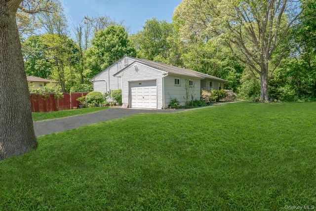 103 Gates Avenue, Central Islip, NY 11722