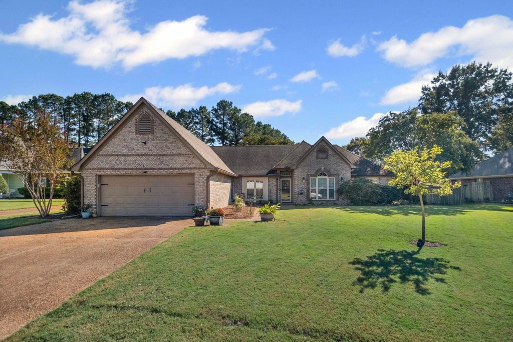 8493 STONEWOOD CV E, Cordova, TN 38018