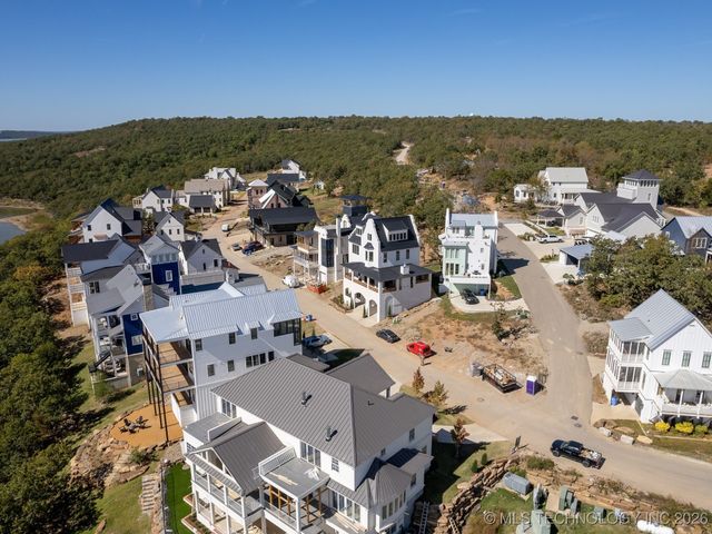 105 Lower Greenway, Carlton Landing, OK 74432