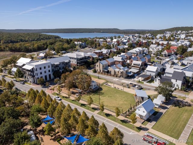 105 Lower Greenway, Carlton Landing, OK 74432