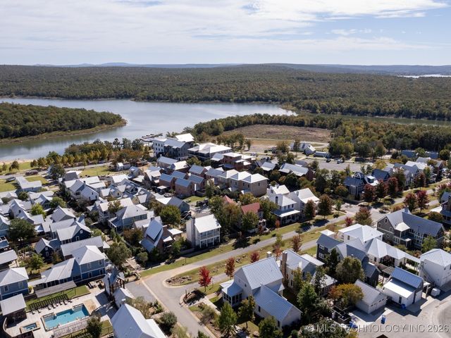 105 Lower Greenway, Carlton Landing, OK 74432