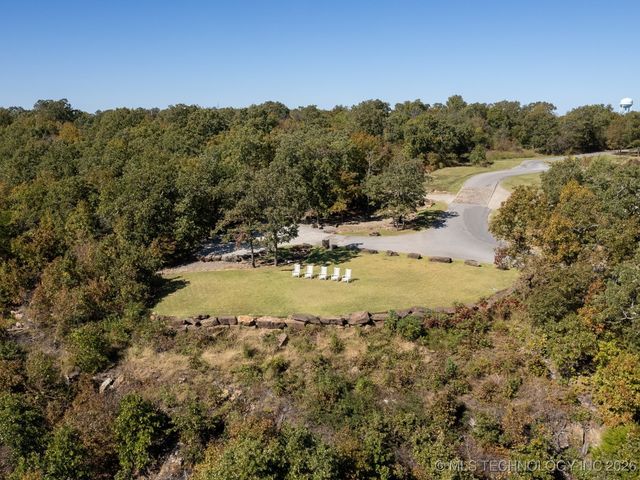 105 Lower Greenway, Carlton Landing, OK 74432