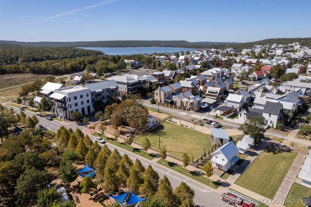 105 Lower Greenway, Carlton Landing, OK 74432