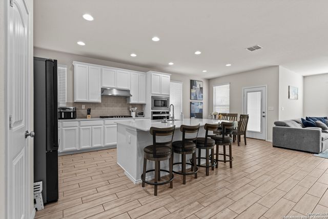 12514 Thrall, San Antonio, TX 78253