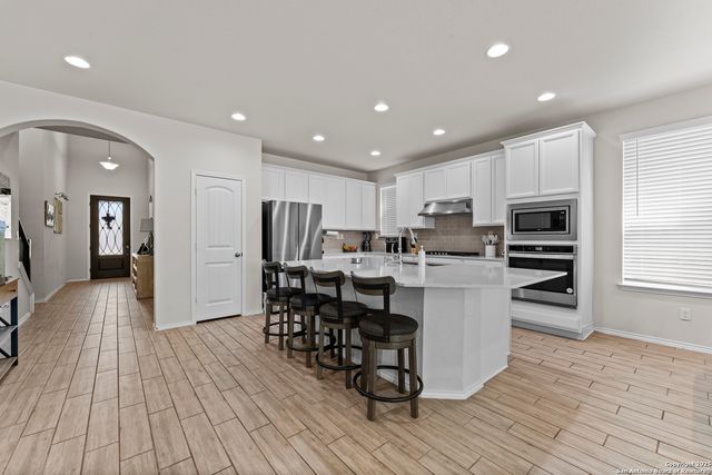 12514 Thrall, San Antonio, TX 78253