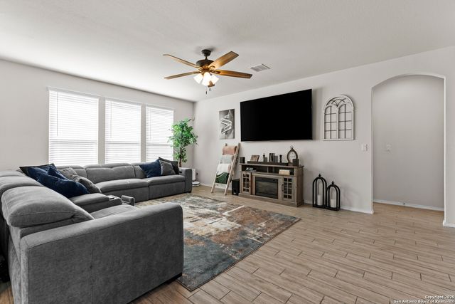 12514 Thrall, San Antonio, TX 78253