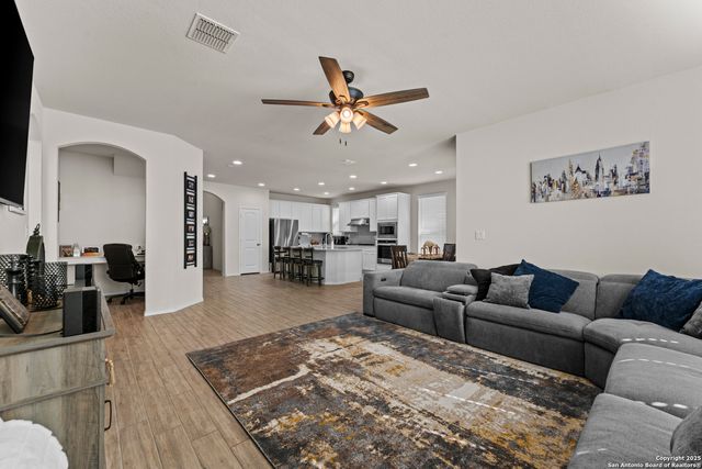 12514 Thrall, San Antonio, TX 78253