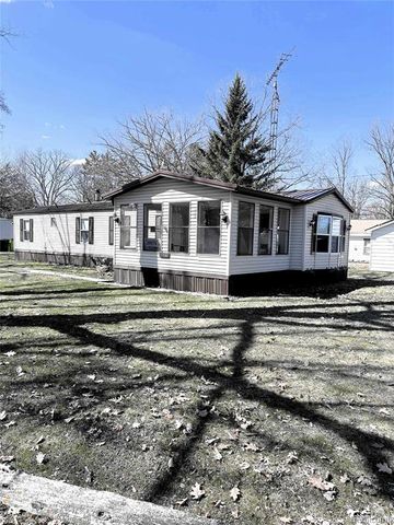 1125 Oakwood Street, Beaverton, MI 48612