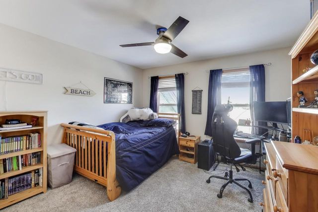 10473 S George DRIVE, Oak Creek, WI 53154