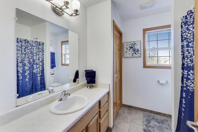 10473 S George DRIVE, Oak Creek, WI 53154